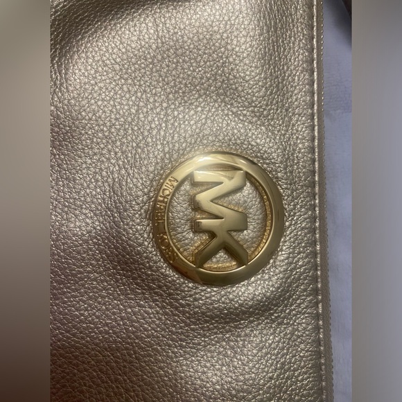 MK Michael Kors, Wristlet wallet! good quality leather - Picture 3 of 8